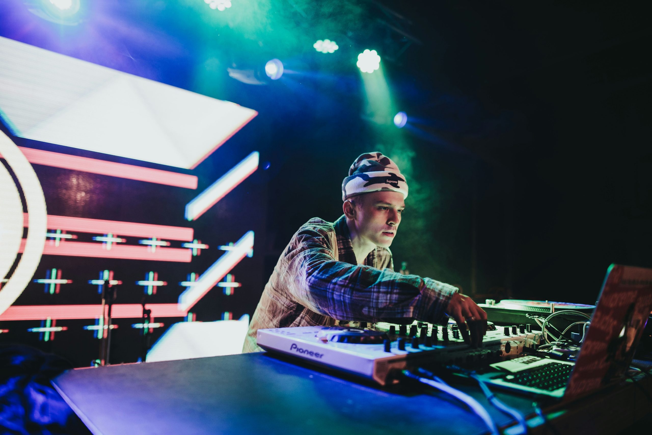 Top Picks for Best DJs for Memorable Corporate Gatherings
